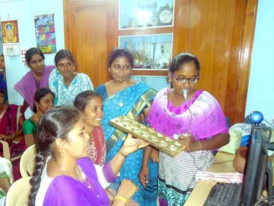 சிறப்பு வகுப்பு: மாணவர்களே ஆசிரியராய்!